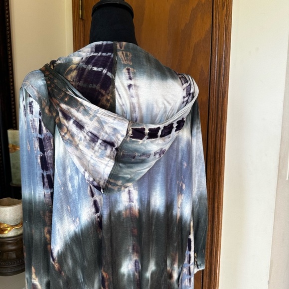 Women’s Long Flowing Cover Up - Picture 4 of 6